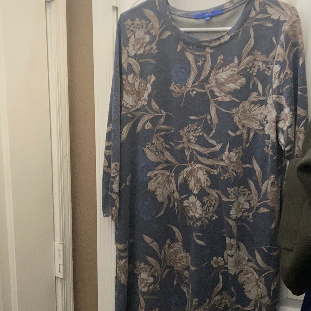 FINAL MARKDOWN LADIES apt. 9 dress extra Large